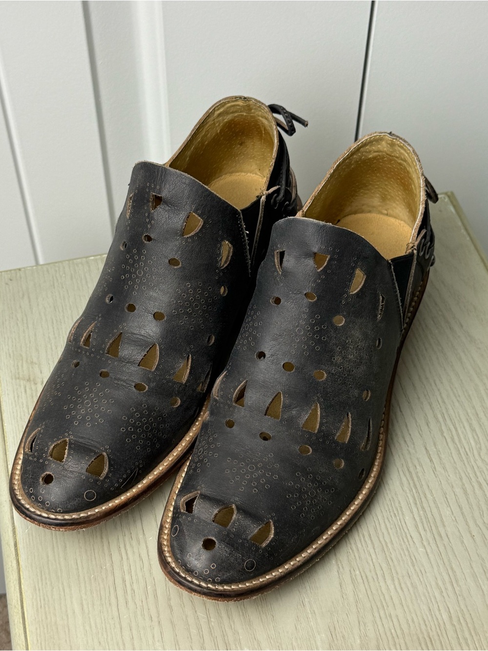 Anthropologie Musse & Cloud Black Cutout Leather Ankle Booties sz 7 - Picture 3 of 11